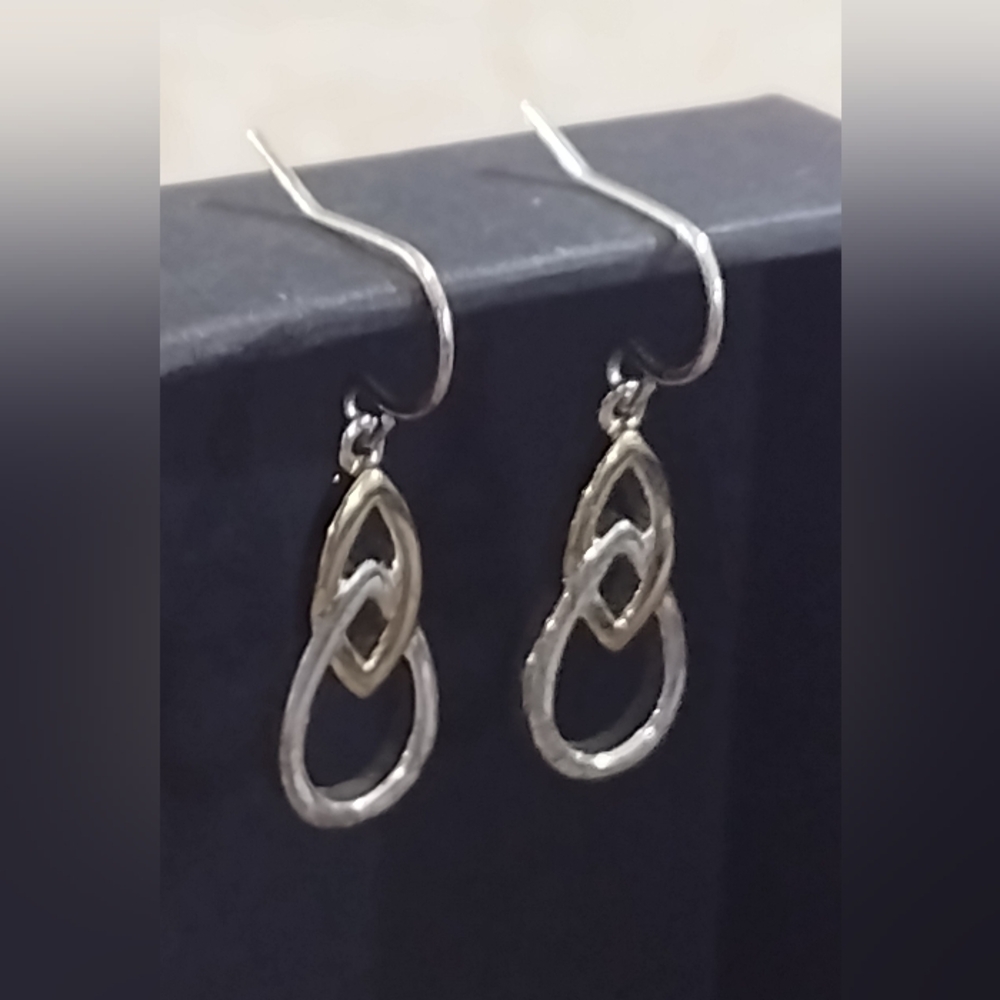 Earrings - Picture 2 of 4